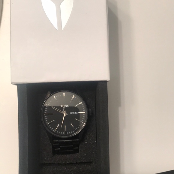 Nixon watch - Picture 1 of 1